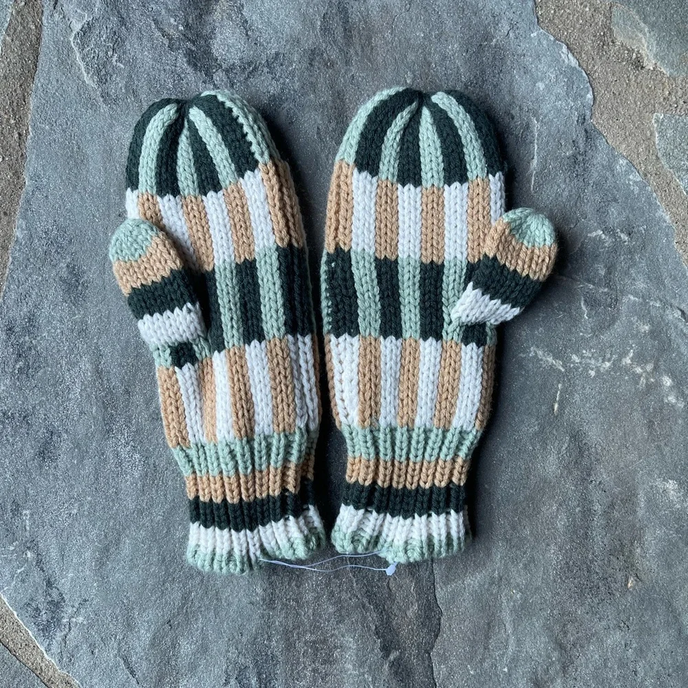 UO-Geneva Geometric Knit Mittens